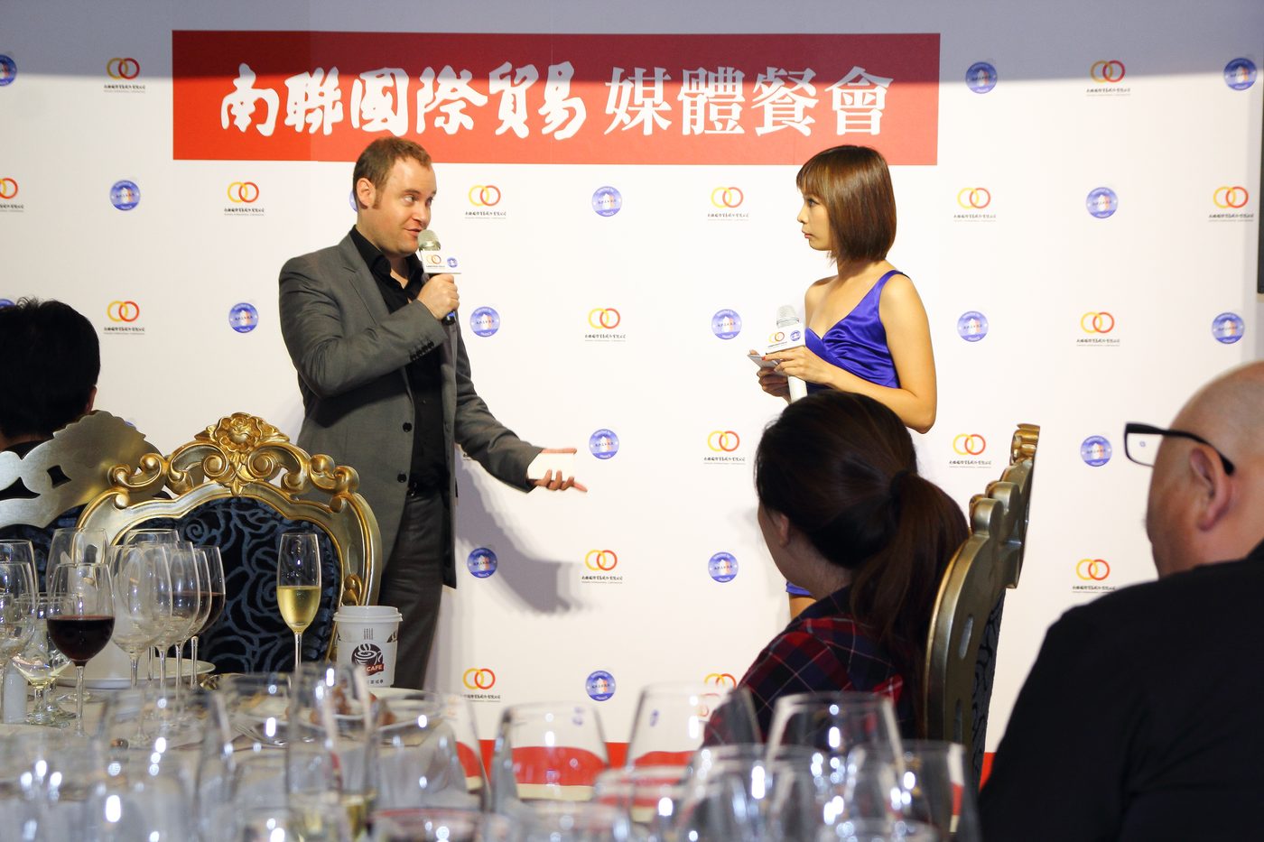 Alexandre Petit, founder of CommsOnly, presenting in Asia